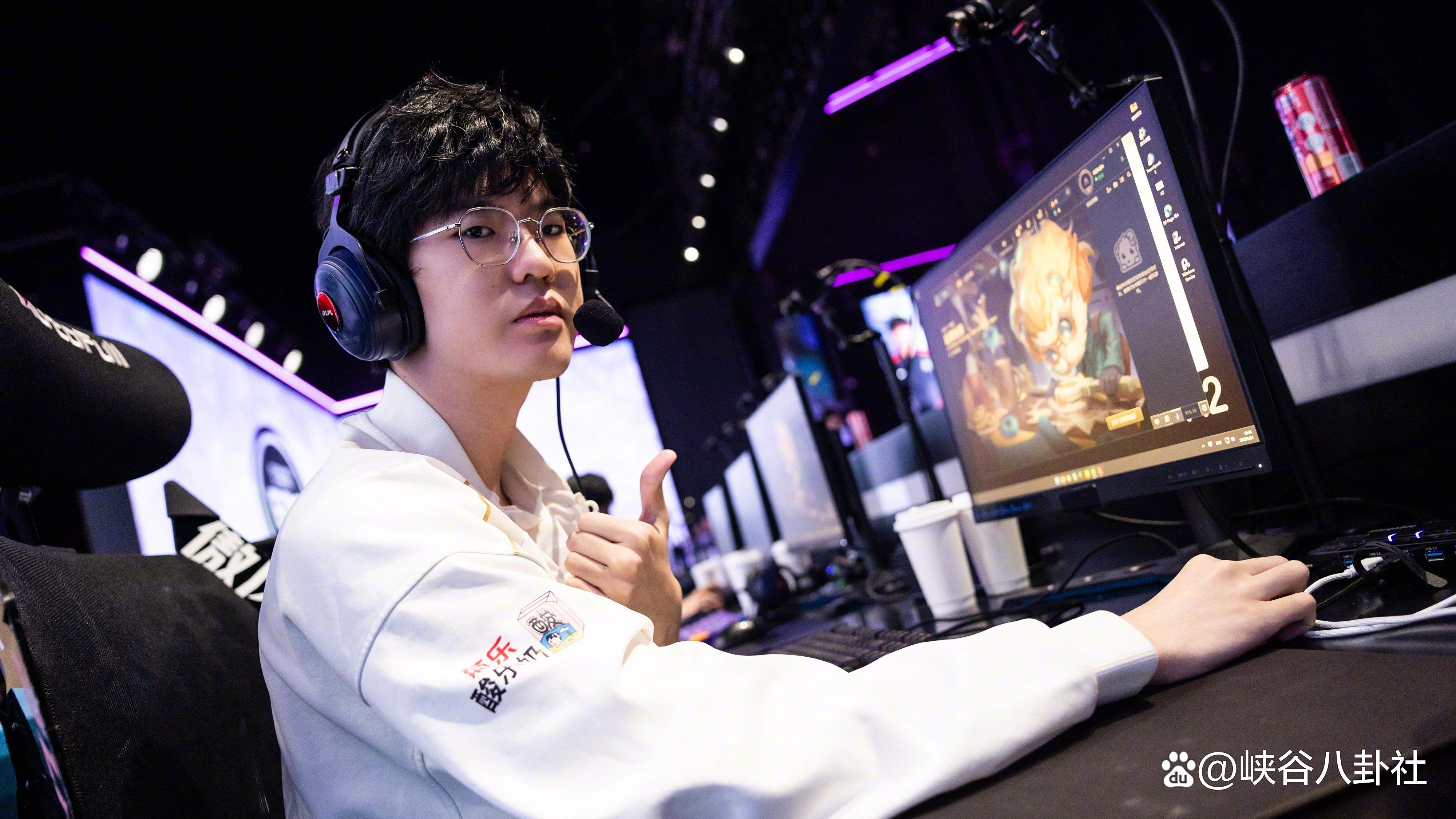 开云体育官网-Rookie在TL比赛中夺冠，领先优势明显引发热议！比赛高潮迭起的简单介绍