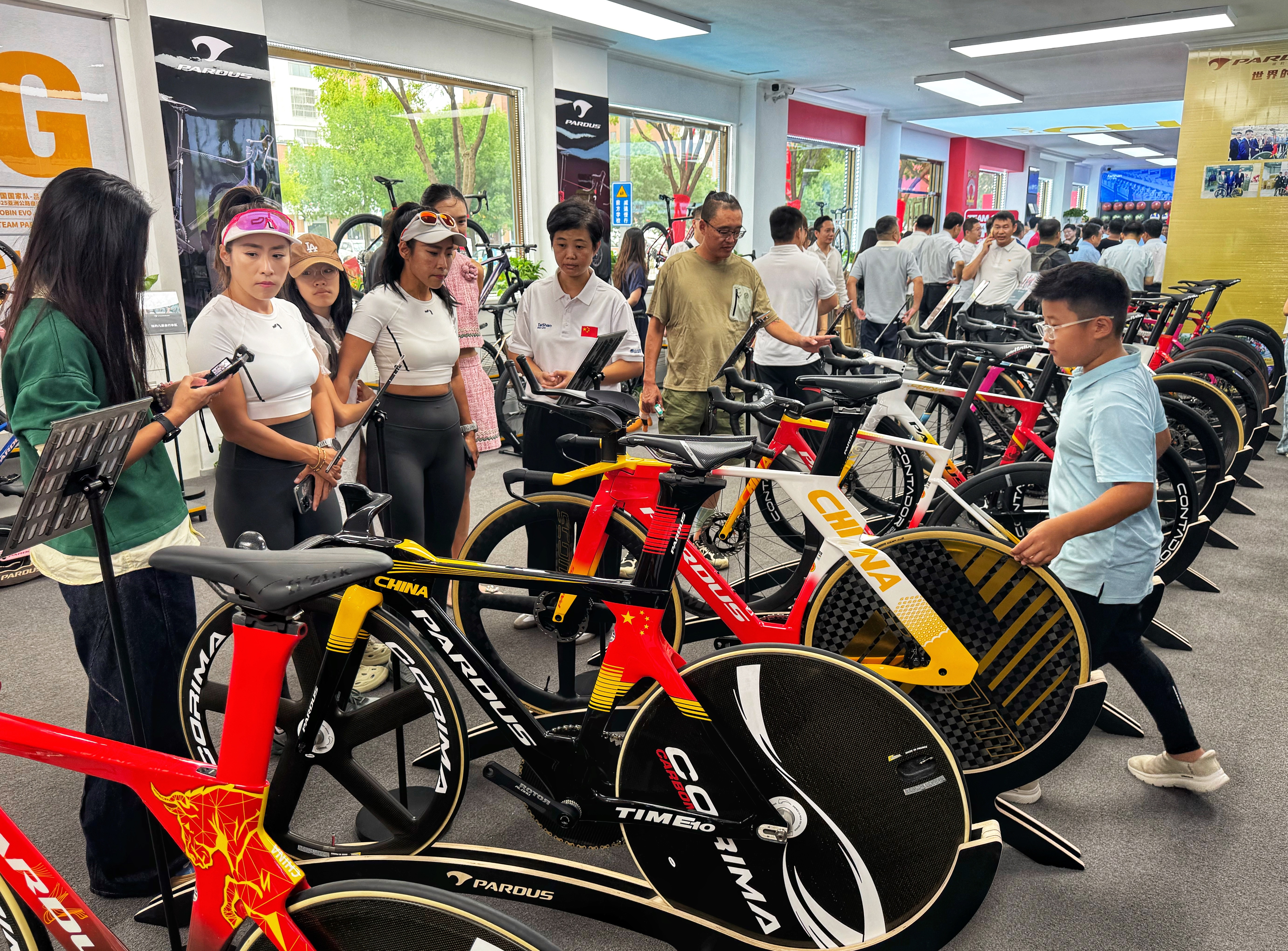 开云-关键时刻体能课后；山东泰山迎来里程碑备战意大利杯；赛场秩序良好；赛程密集仍需轮换的简单介绍